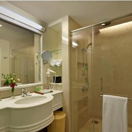 Royale Chulan Damansara Hotel Petaling Jaya Room photo