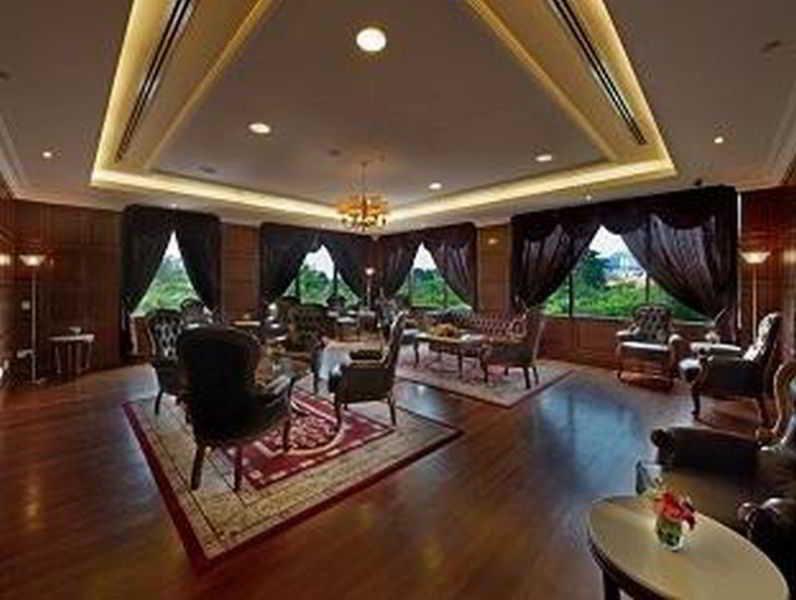 Hotel Royale Chulan Damansara 5*