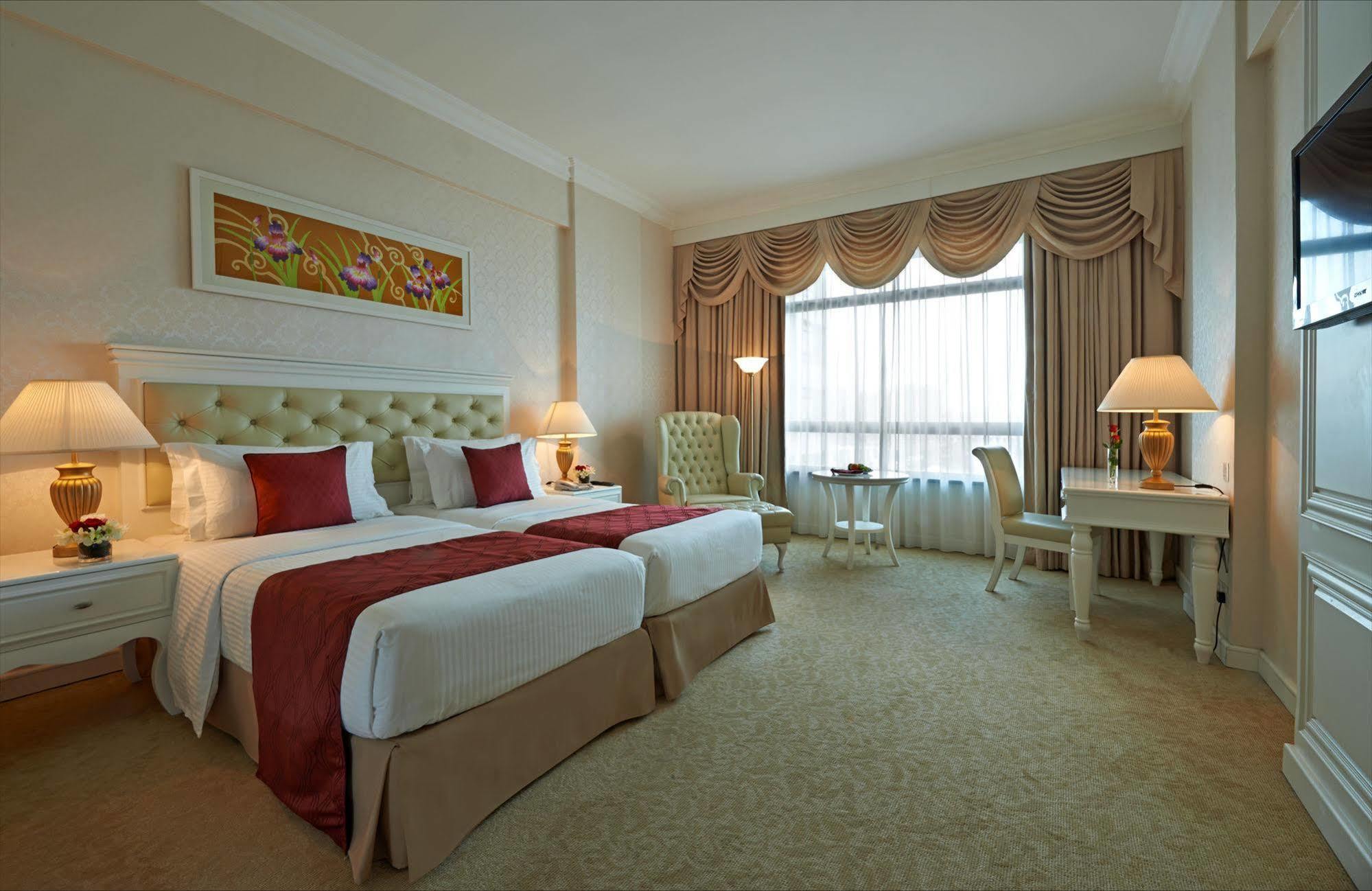 Hotel Royale Chulan Damansara 5*
